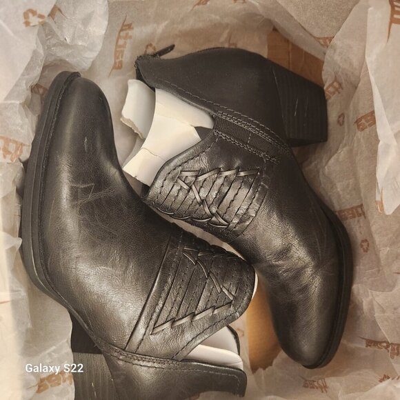 Earth Womens Merlin Short Boot Black Boots (NWT) - Picture 6 of 14